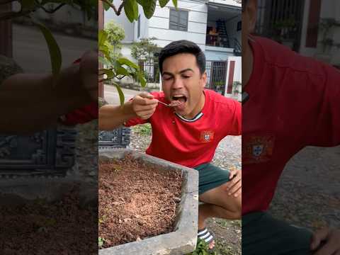 Did Ronaldo really eat dirt? #ronaldo #messi thumbnail