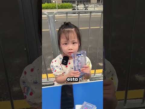 Esta Niña Sabe Reparar Móviles Dañados 🤩📱 thumbnail