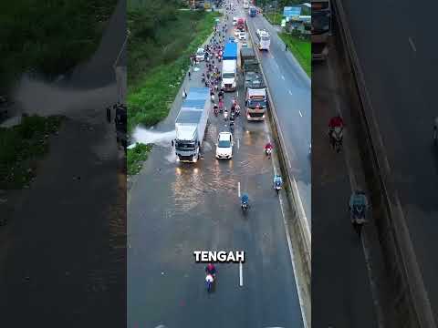 Aksi Heroik Sopir Truk Saat Pipa Air Pecah! ?? thumbnail