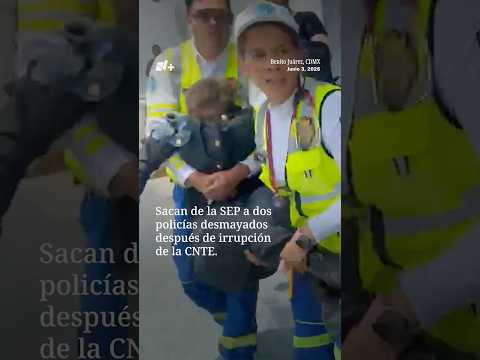 Sacan de la SEP a guardia desmayada después de irrupción de la CNTE thumbnail