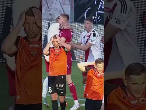 ŁUKASZ BOMBA I KAPITALNA INTERWENCJA. MOCNY KANDYDAT DO OBRONY SEZONU? #SHORTS thumbnail