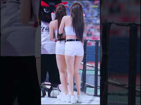 진짜 신납니다..ㄷㄷ 이예빈 치어리더 李藝斌 Lee Yebin cheerleader ktwiz thumbnail