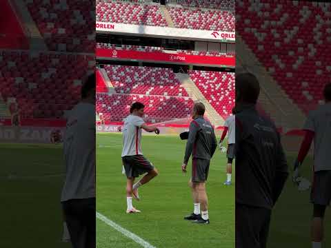 LEWANDOWSKI NA TRENINGU PRZED MECZEM Z NIGERIĄ #SHORTS thumbnail