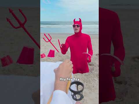 Shoulder angels on vacation thumbnail