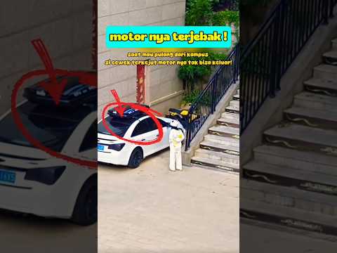 karena motor nya terjebak jadi dia melakukanini??⁉️#videoshort #sekedarhiburan#deramachina thumbnail