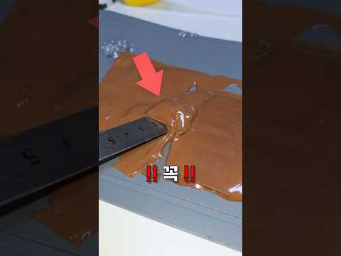 초콜릿을 전자레인지에 녹이는 이유 ㄷㄷ thumbnail