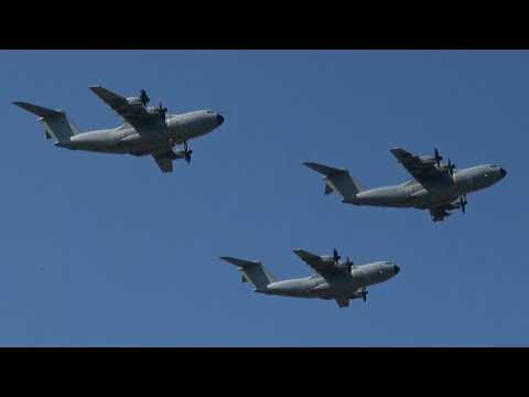 Spektakulärer Airbus A400M Formationsflug zum Tag der Bundeswehr 2025 in Stralsund thumbnail