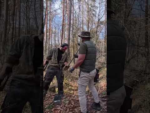 Gefährlicher Fund im Wald thumbnail