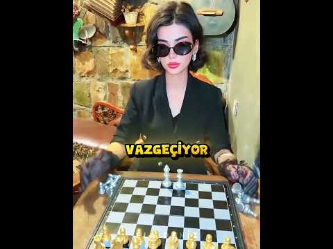 Bu Satranç Hamlesi Herkesi Şaşırttı 😳♟️ thumbnail