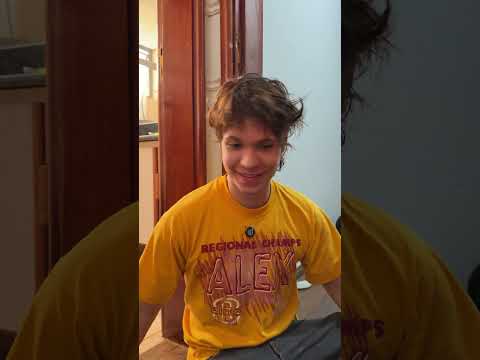 Irmão ficando cada vez mais louco 🤣🤣🤣🤣 thumbnail