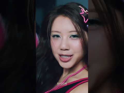Queenz Eye - Y2K MV｜#Shorts thumbnail