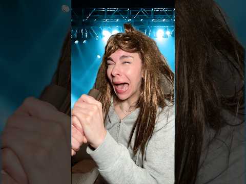 Cantantes cuando eligen a alguien del público para cantar! #humor #comedia thumbnail