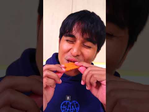 Who is eating BISCUIT Properly ? thumbnail