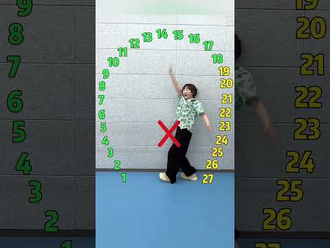 Reto de flexión hacia atrás: ¿quién llega más lejos? #stretching #challenge #shorts thumbnail