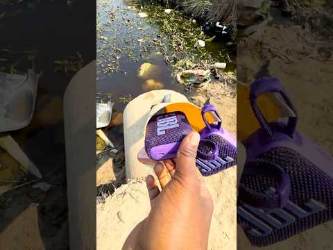 3 speaker go4 bass JBL test water, jumping video￼￼￼ thumbnail