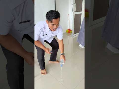Sesekali ah ngerjain murid 🙈 #funny #comedy thumbnail