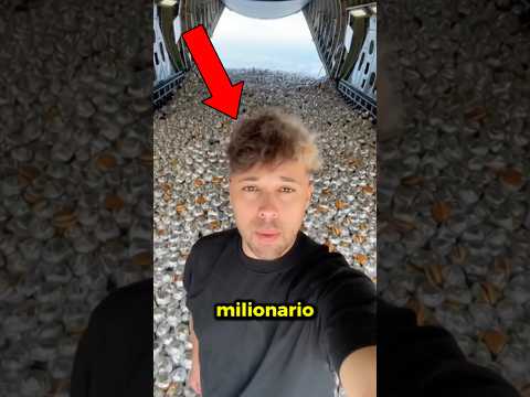 Ha lanciato MILIONI di hamburger su tutta la città!🤯 thumbnail