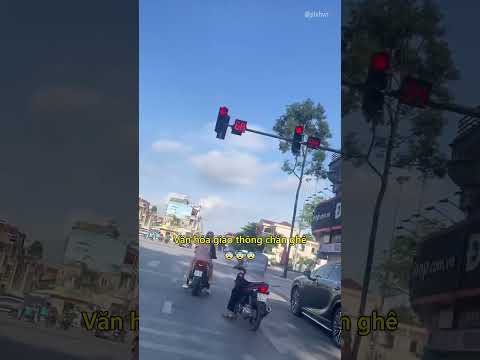 Văn hóa giao thông chán ghê 😨 #vanhoagiaothong #luatgiaothong #shorts thumbnail