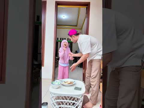 Aqilla dan papa main lomba makan yang viral itu loh #shorts thumbnail