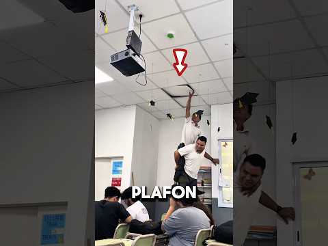 Murid-Murid ini Menuliskan Kenangan Manis Mereka di Ubin Plafon! thumbnail