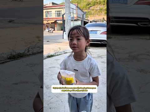 Cô Gái Xấu Tính Không Biết Giúp Đỡ Người Khác thumbnail