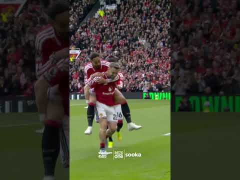 LUKE SHAW SCORES! ? His first goal for Man United this season! and his first since 2022/23! #AstroPL thumbnail