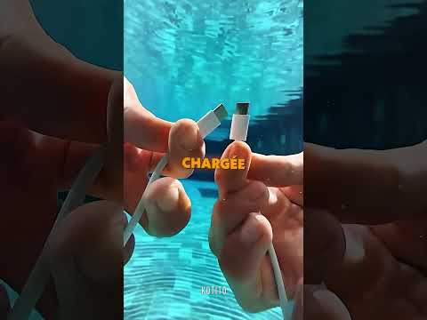 Il déballe son nouvel iPhone 17 sous l'eau 😂 #shorts thumbnail