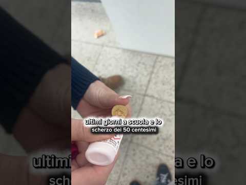 Il Prank dei 50 cent nel corridoio della Scuola thumbnail