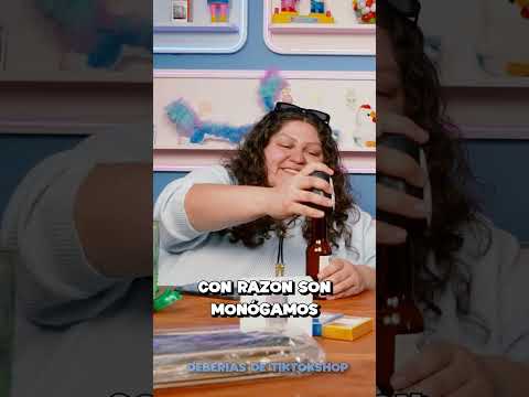 El mejor destapador #deberiasde #pingüinolindo #slobotzky #karlacamacho #comedia #shorts #risas thumbnail