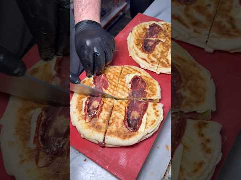 Sucuklu Pastırmalı Bazlama Tost thumbnail