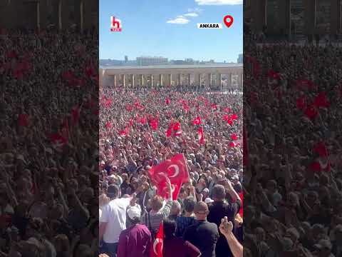 Anıtkabir’in avlusuna sığamayan kitlenin coşkusu uzun süre unutulacak gibi değil! #shorts thumbnail