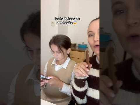 Elle abuse du téléphone #humour #shortvideo #shorts thumbnail