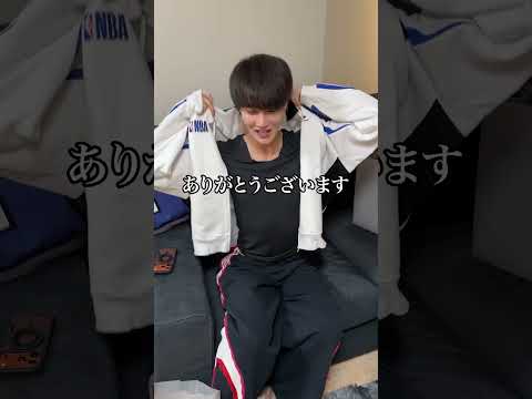 寝てる親友のパーカーズタズタにしてみた thumbnail