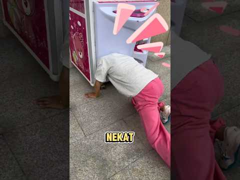Gokil! Dia Masuk Mesin Capit Demi Gelang Emas!!! thumbnail