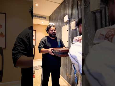 Bhikari को दिए 5Crore? II #sevengers #comedy #shorts thumbnail
