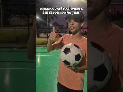 Até minha vó joga melhor que ele 😂 thumbnail