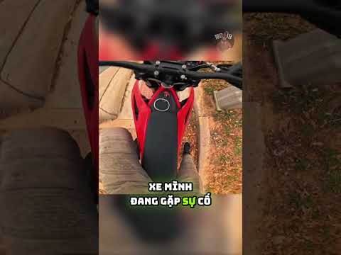 Biker Ứng Biến Cực Nhanh Trước Mặt Cảnh Sát 😮 thumbnail