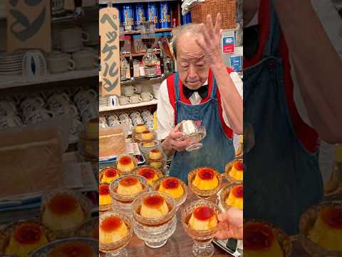 매일 오픈런 한다는? 50년 근속 킷사텐 할아버지의 매우 독특한 푸딩 만드는법! Most popular pudding grandpa in Tokyo / street food thumbnail