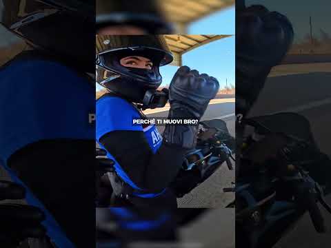 È così che ha conosciuto la ragazza motociclista ? thumbnail