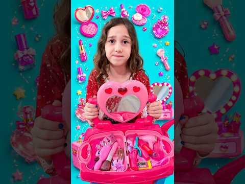 Big Makeup or Small?  | Sharing Makes Friends Happy thumbnail