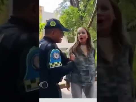 Lady Racista  regresa a juzgados por incumplir condiciones | #Shorts | De Pisa y Corre thumbnail