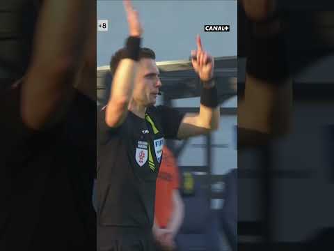 CO ZROBIŁ BRAMKARZ POGONI!? 😳 CZERWONA KARTKA DLA GOLKIPERA I NA BRAMKĘ MUSIAŁ WEJŚĆ GRACZ Z POLA! 🤯 thumbnail