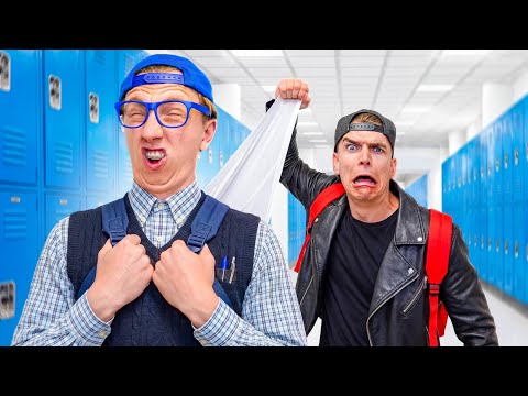 8 HERKENBARE DINGEN IN DE BRUGKLAS! - Addo & Nick Comedy Sketch thumbnail