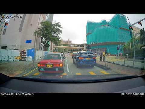 車CAM直擊 - 抵啦～！片主打燈想過線 的士篤住上唔肯讓結果撞車 (轉載) thumbnail
