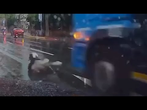 【車禍影片】幸好水泥車煞車夠快 （2026.05.13 臺北市大安區基隆路四段 thumbnail