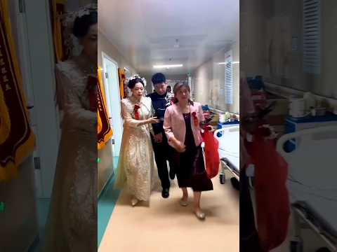 🇨🇳 重病父亲的病榻前，儿女含泪完成最深情的生命跪拜🇬🇧 The Tearful Wedding Vows by a Dying Father's Bedside thumbnail