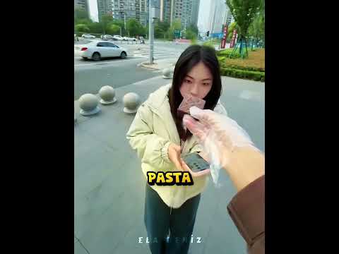 Pastayı Herkese Yedirdi, Ona Vermedi 😢 thumbnail