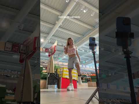 Detrás de cámaras de trend en supermercado con mi ex novio #shortsvideo thumbnail