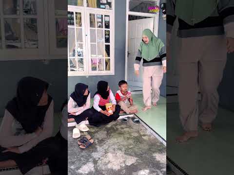 TIAN GA BOLEH MINUM MINUMAN BERSODA😁🙏 #comedy #hiburansegar #funny #shorts #humor thumbnail