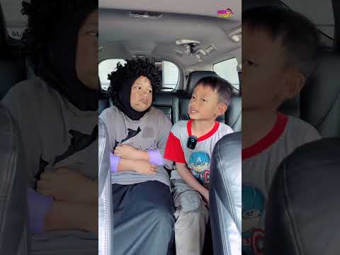 PENGEMIS DI ANTERIN TIAN KE RUMAHNYA NAIK MOBIL😅🙈🙏 #funny #hiburansegar #comedy #shorts #humor thumbnail